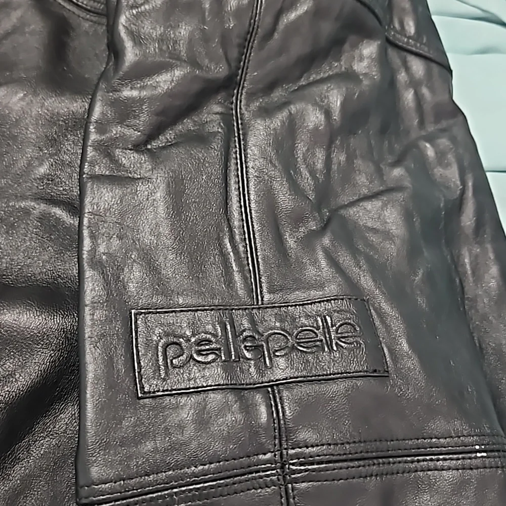 Leather jacket - Picture 3 of 4